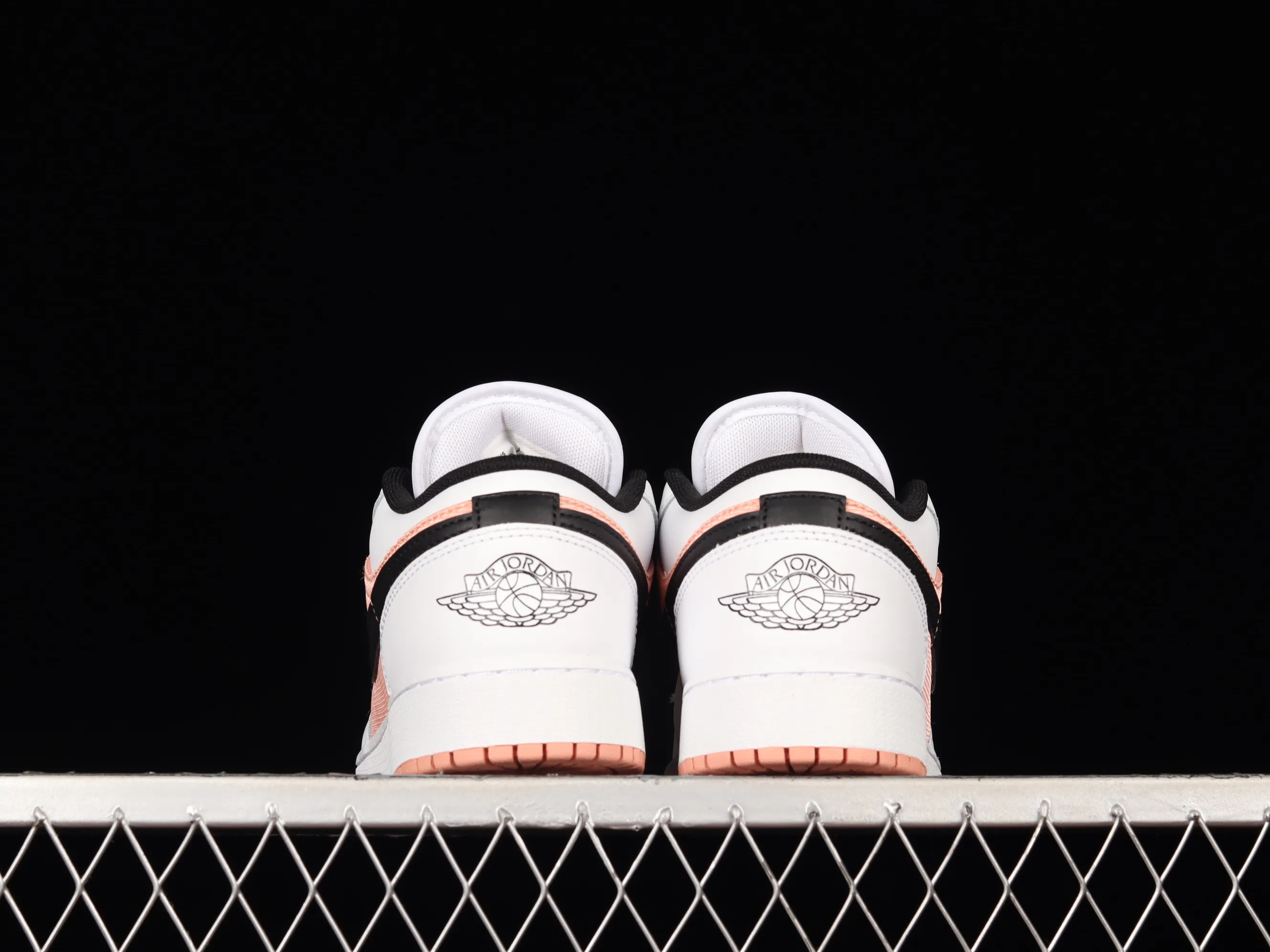 All categories Air Jordan Jordan series basketball shoes Air Jordan 1 Low G version pure original Air Jordan 1 Low AJ1 Joe 1 white and black powder low-top cultural leisure sports sneakers DM8960-801